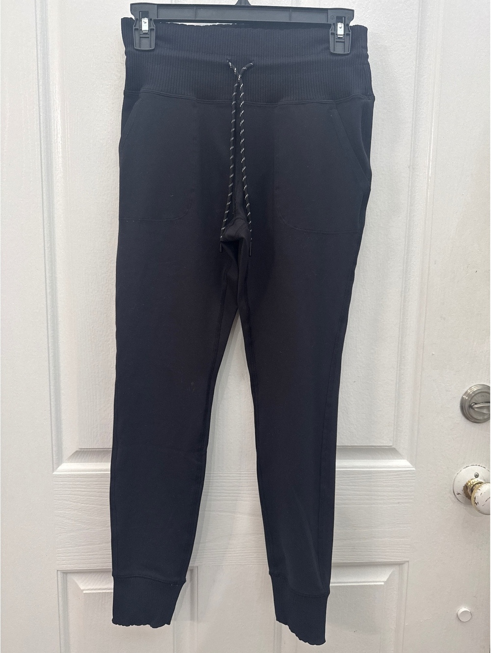 Avalanche Outdoor Supply Company Black Medium Jogger Pants with Drawstring Waist